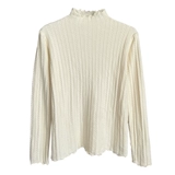 Белый приятный телу демисезонный трикотажный свитер, высокий воротник, изысканный стиль