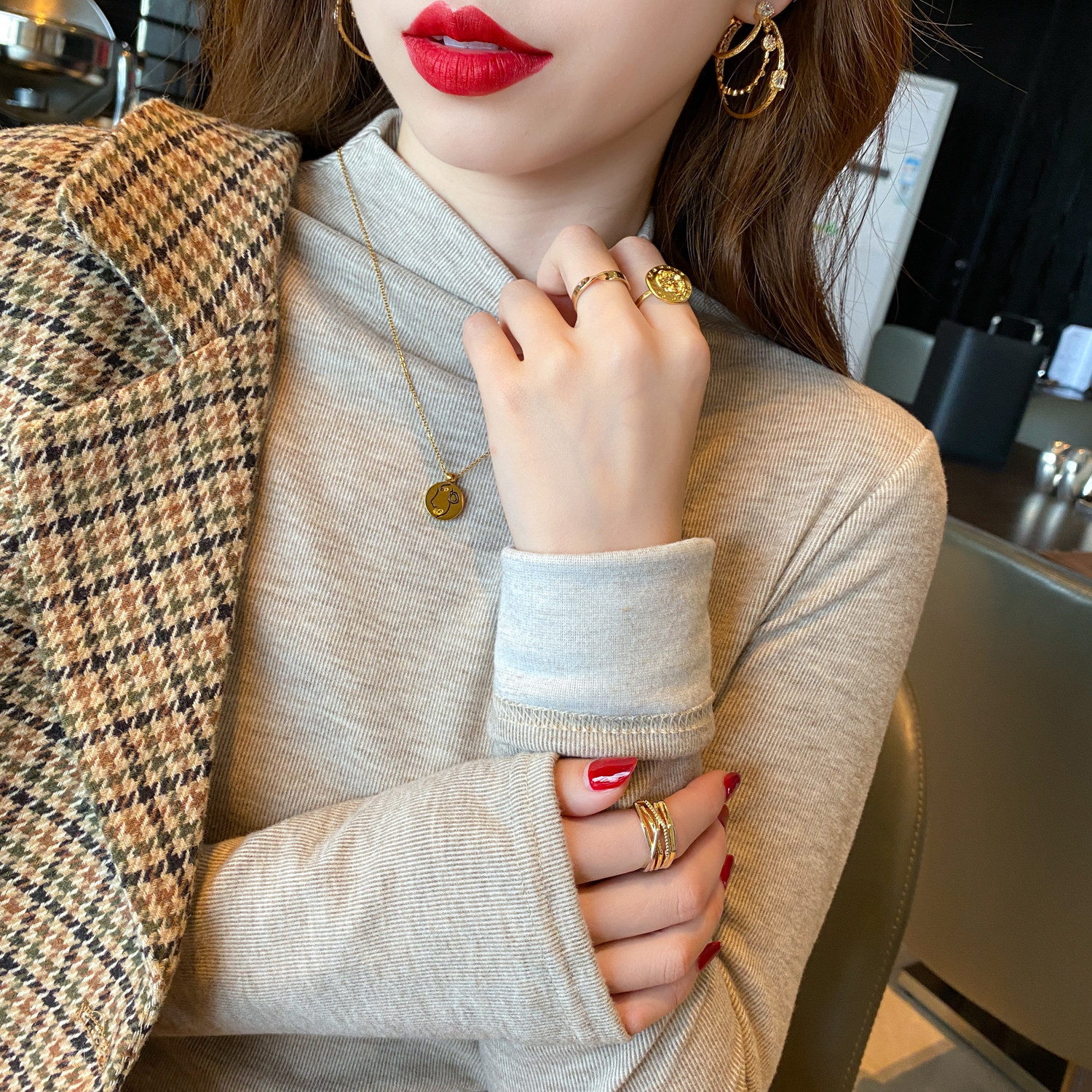 Self-heating Develvet semi-high collar bottom-shirt woman autumn winter 2022 new long sleeve T-shirt with a gapped thickened blouse