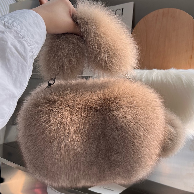 2022 New Style Fox Fur Handbag Mobile Phone Bag Whole Fur Crossbody Hand Warmer Bag Single Shoulder Real Fur Handbag for Women