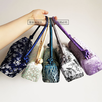 (Beautiful out of the sky-umbrella) beautiful embroidered cloth bag hand shoulder bag National style ancient wind underarm bag women