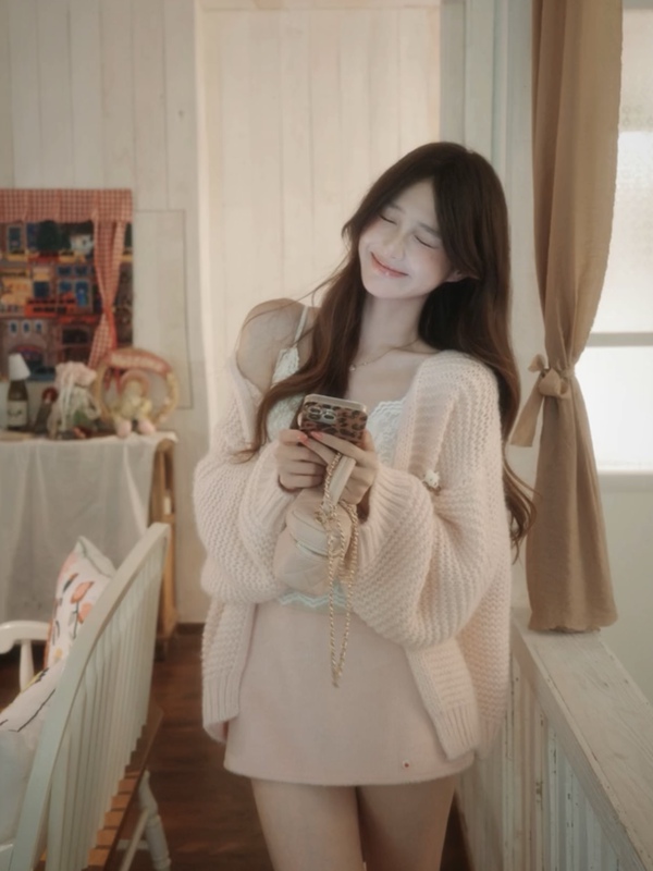 Chao Is so Gentle! Light Pink, Soft and Loose, Lazy-Style Knitted Cardigan for Women, Heavy Hand-Crocheted, Thick Needlework, Large Cardigan Chao Is so Gentle! Light Pink, Soft and Loose, Lazy-Style Knitted Cardigan for Women, Heavy Hand-Crocheted, Thick Needlework, Large Cardigan