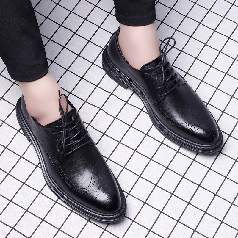 Bullock leather shoes men's youth carved men's shoes genuine leather Inn trends 100 hitch business casual leather shoes fit suits