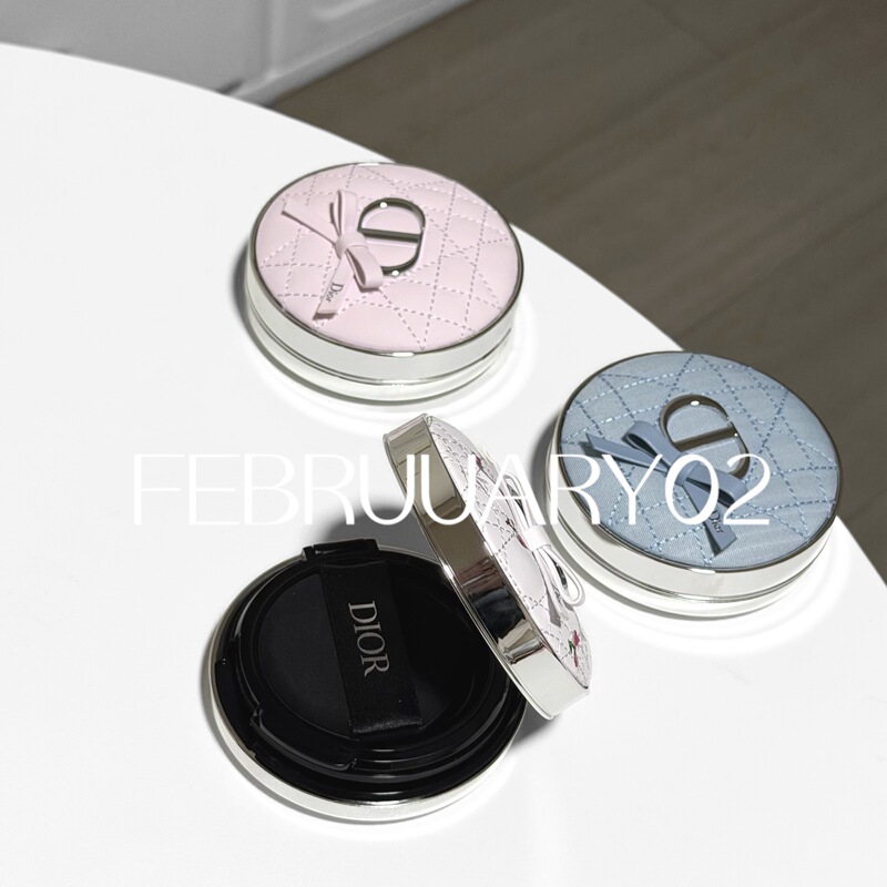 [in Stock] Dior 2026 New Air Cushion Case White Small Flower Blue/Pink Bow