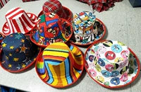 Custom Bao Clate Professional Acrobatics Jugning Item Stage Performance Performance Cartoon High -Quate Rotation Stunt Special Strape Hat