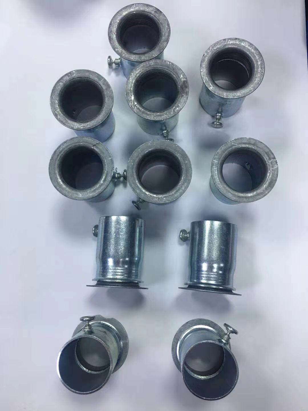 25 inner wire box to pick up galvanized KBG JDG wearing pipe fittings screw to pick up the roe catch lock mother