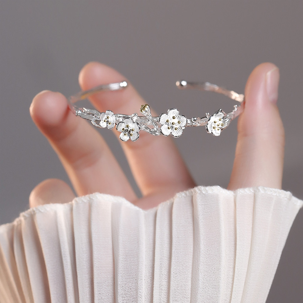 Peach Blossom Silver Bracelet for Female Students, Simple and Fresh, Versatile Plum Blossom Open Bracelet, Gift for Girlfriend, Vintage Bracelet