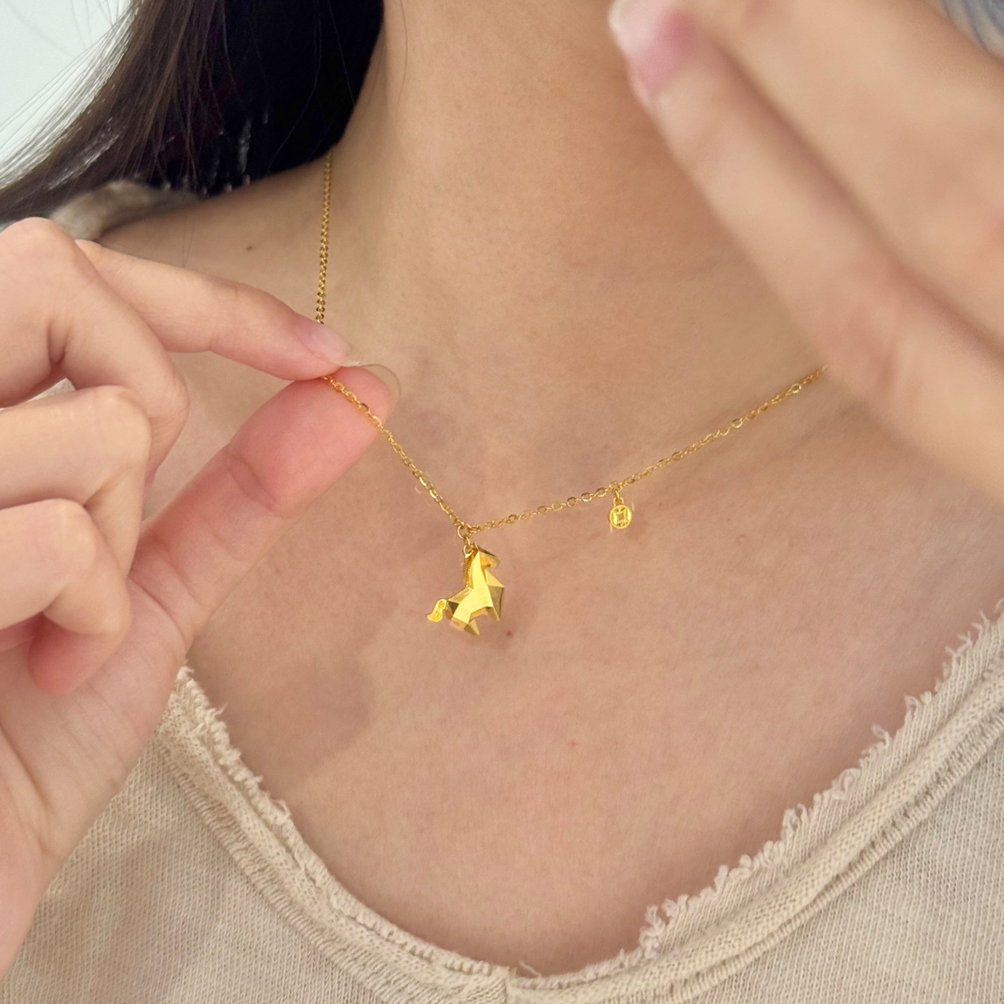 Ancient-Style Imitation Gold Three-Dimensional Foal Pendant Necklace, High-End Luxury, Zodiac Year of the Horse, Sweater Chain for Women