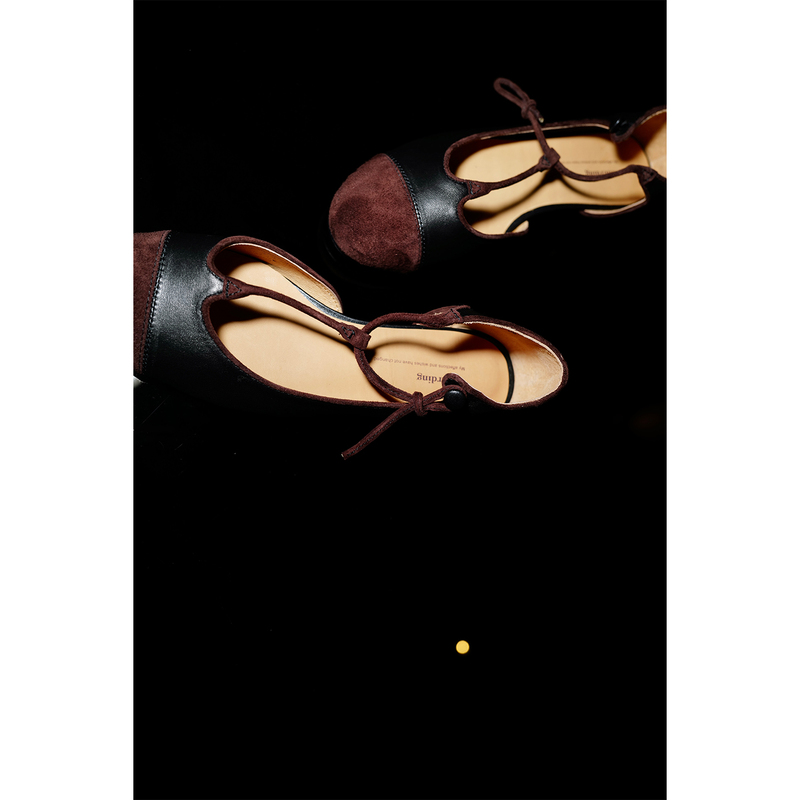 Encountered Dingding|Fragrant T-Strap Mary Janes with a Seductive Vibe, Semi-Hollow Single Shoes Encountered Dingding|Fragrant T-Strap Mary Janes with a Seductive Vibe, Semi-Hollow Single Shoes