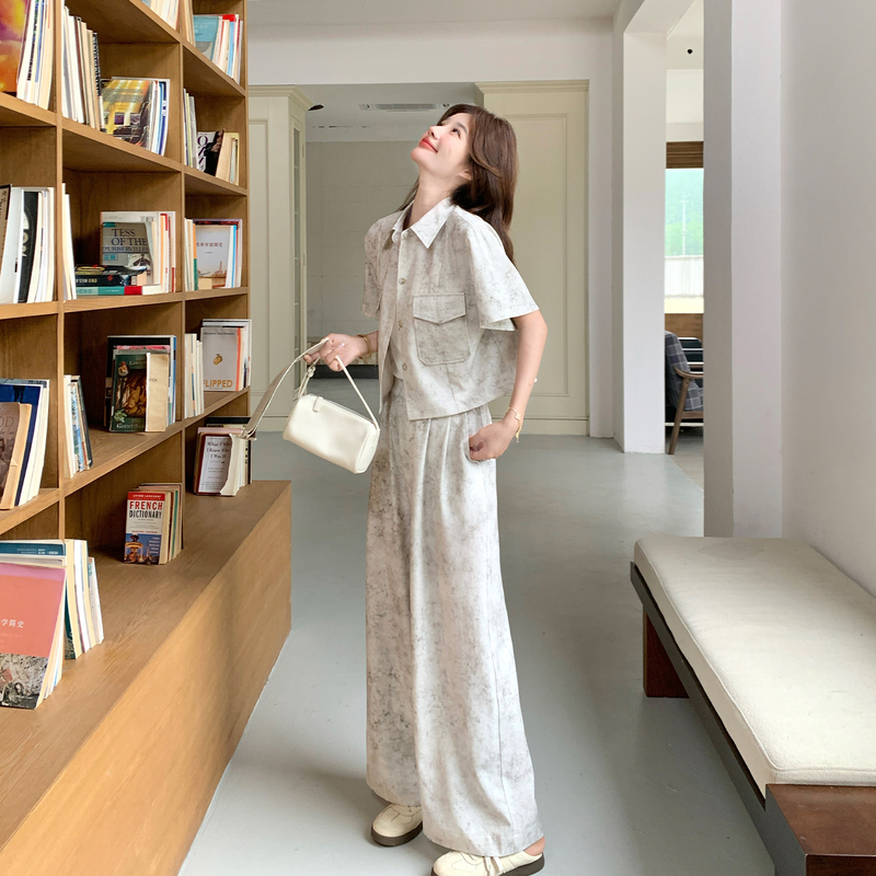 Cool and Stylish High-End Casual Suit for Women, Summer 2026, Super Trendy Tie-Dye Printed Shirt and Wide-Leg Pants Set Cool and Stylish High-End Casual Suit for Women, Summer 2026, Super Trendy Tie-Dye Printed Shirt and Wide-Leg Pants Set