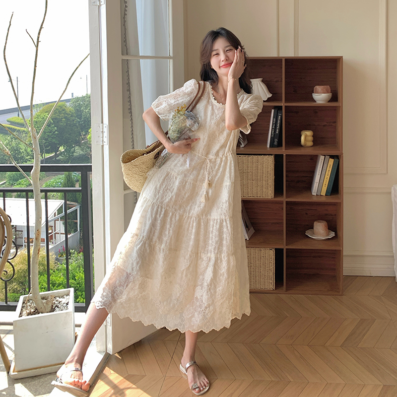 White Dress for Women on Seaside Vacation, Summer French Style, High-End, Elegant, Loose, Slimming, Super Fairy-Like Embroidered Long Dress, Popular Style