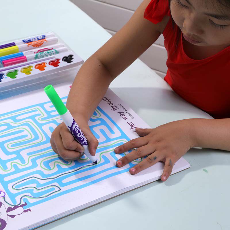  A 970g children fun to fill in this graffiti picture album with stickers Labyrinth vocabulary even to see