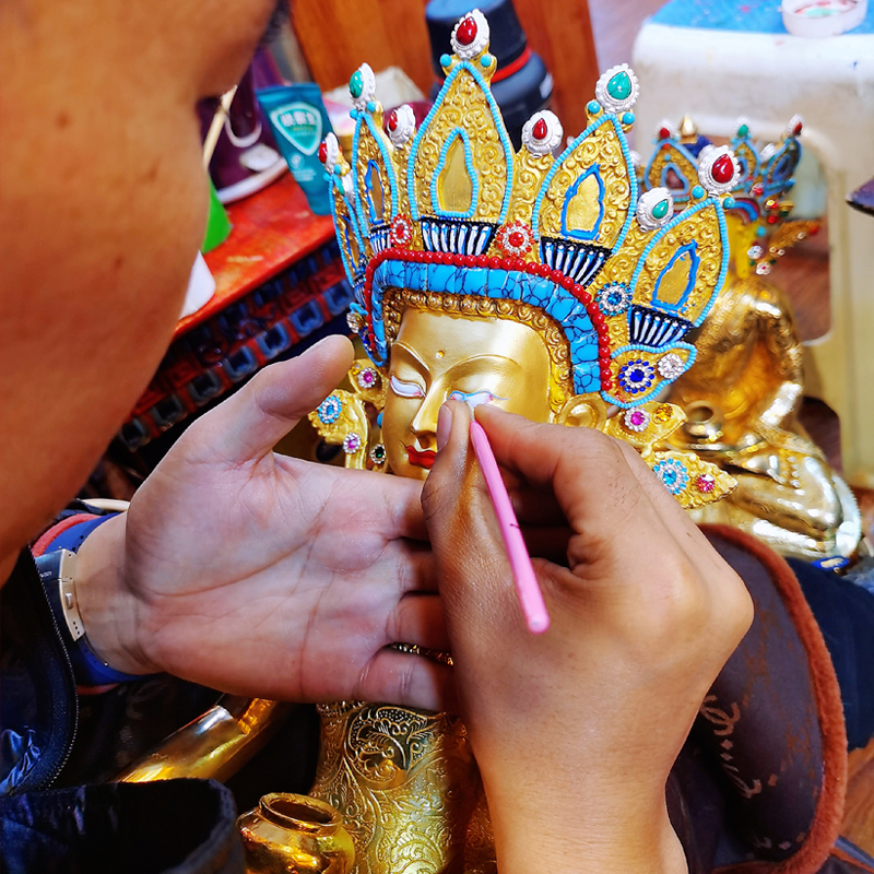 Buddha statue painted bronze Buddha statue pure gold intangible cultural heritage teacher brush gold open face to hide chanting special photo for details, please consult customer service