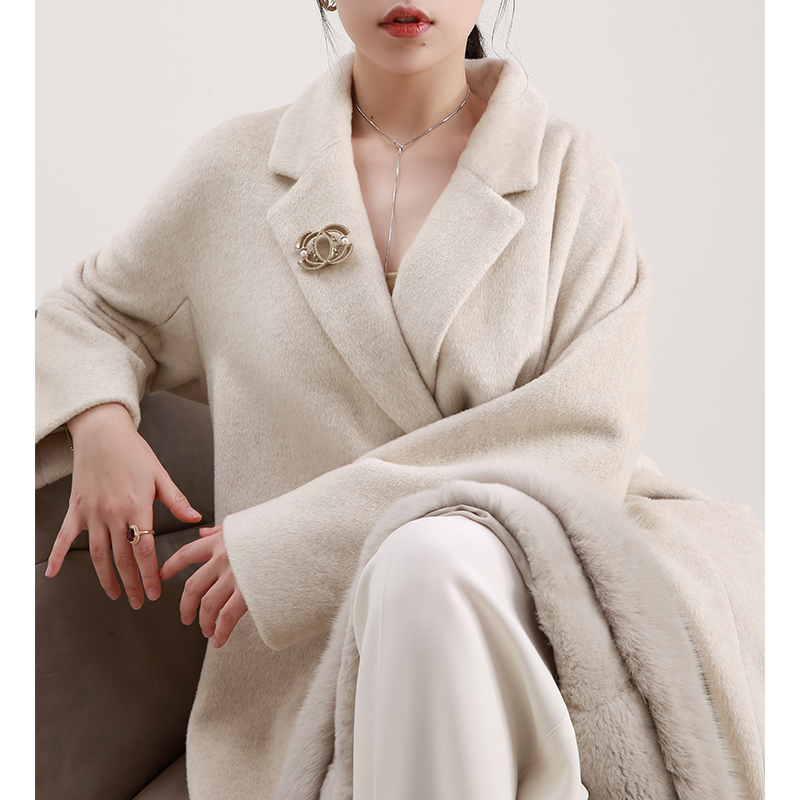 NZ Elegant Temperament Heben Wind Loose Outline over kneecap, rice white wool big coat Thickened Rabbit Suede Jacket 
