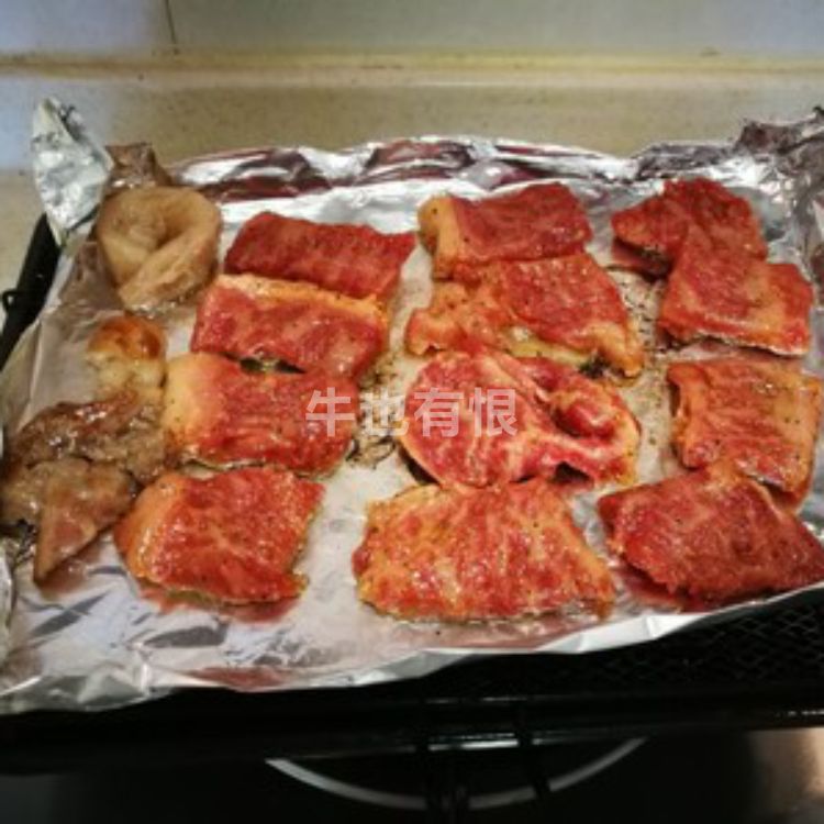 Thickened barbecue aluminum foil paper food grade high temperature resistant barbecue fresh-keeping barbecue tin foil barbecue tray oven barbecue paper