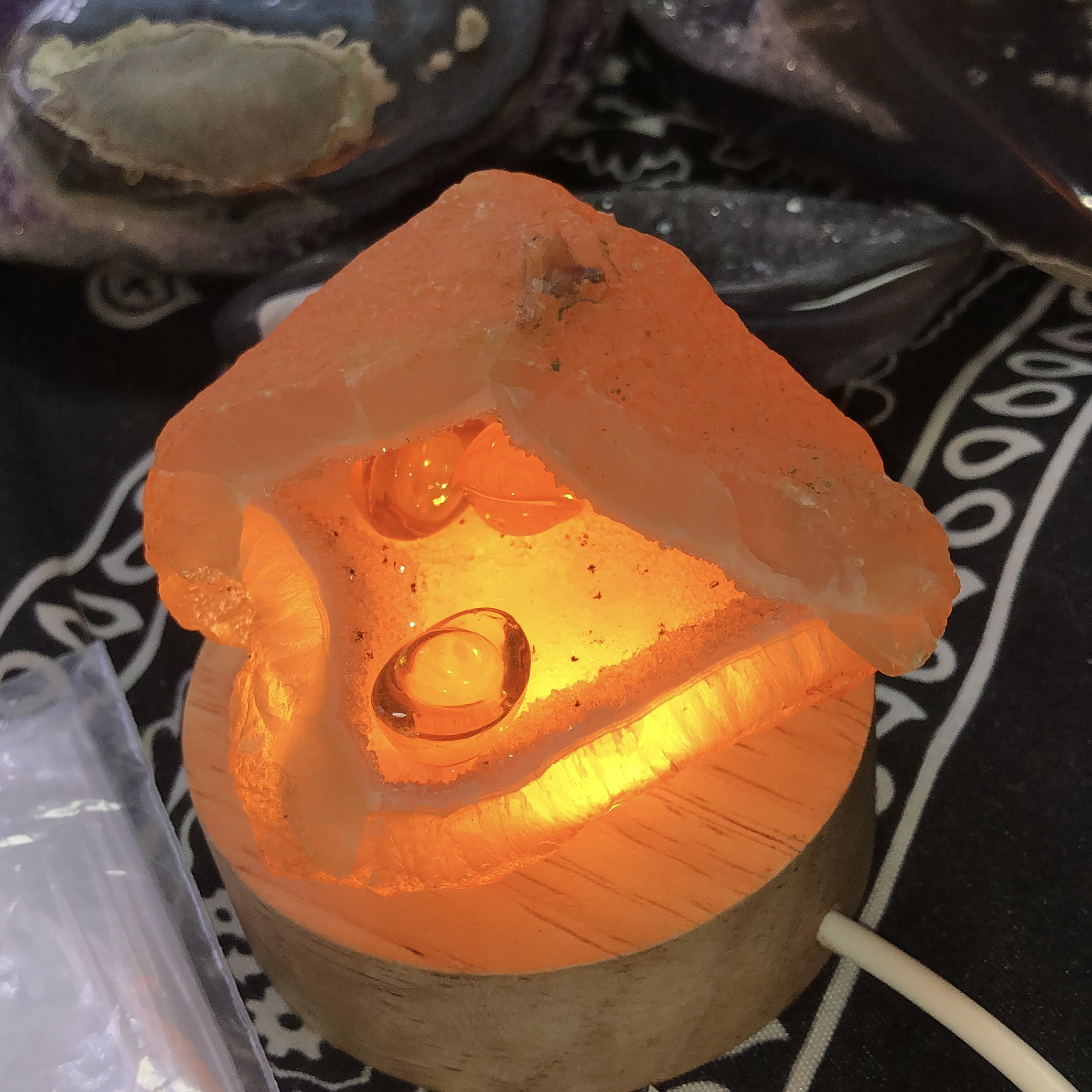 原矿异象水晶洞玛瑙晶洞软糖水晶波波水晶迷你戒指盒黑碧玺共生？这玩意儿到底是什么神仙宝贝！