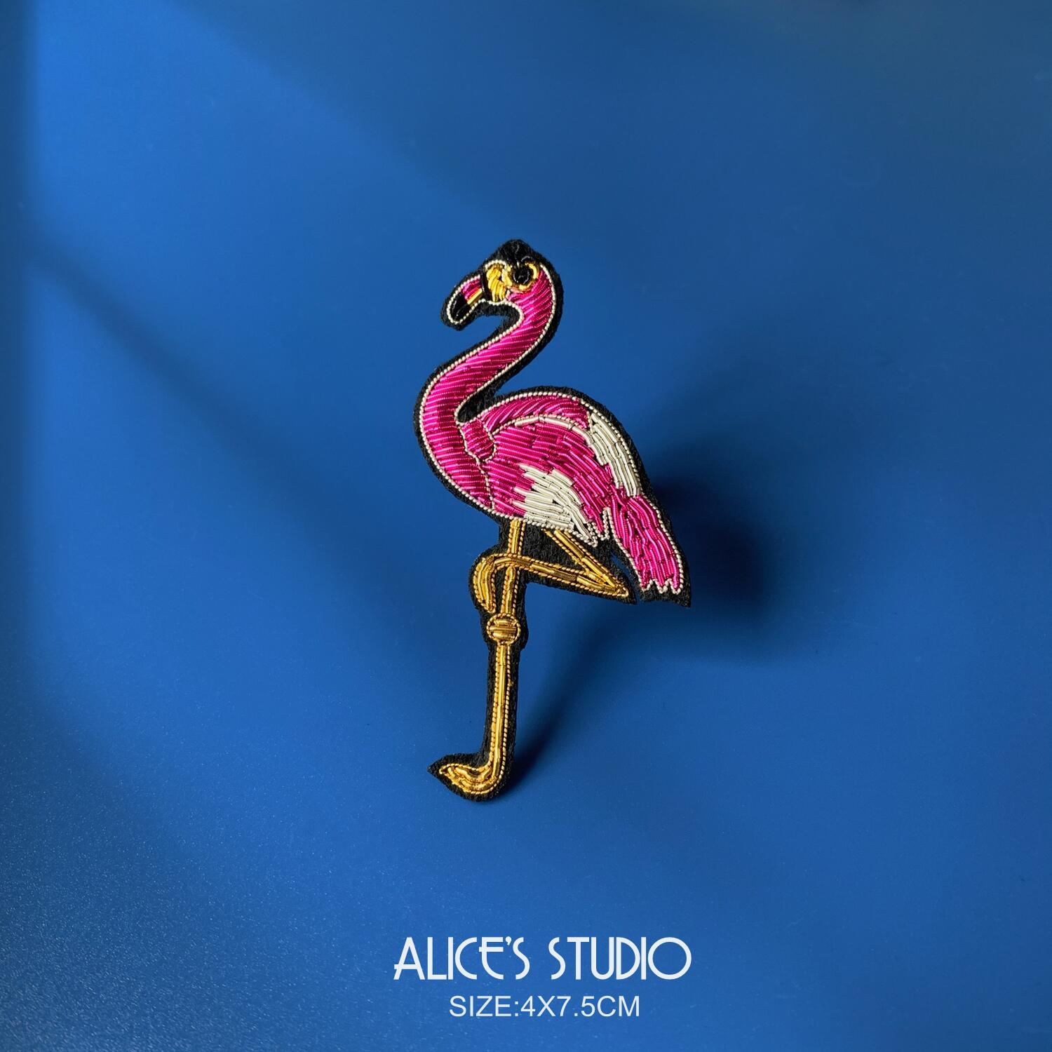 New French design hand-embroidered flamingo corsage accessories female tide brand Amash brooch ins tide personality