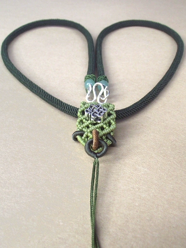 Изумрудная высококлассная подвеска из воскового агата, ремешок