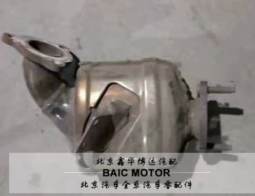 BAIC Senova X25X35X55X65D50D70E130E150D20BJ40 выпускной ответвитель трубка три-way каталитический