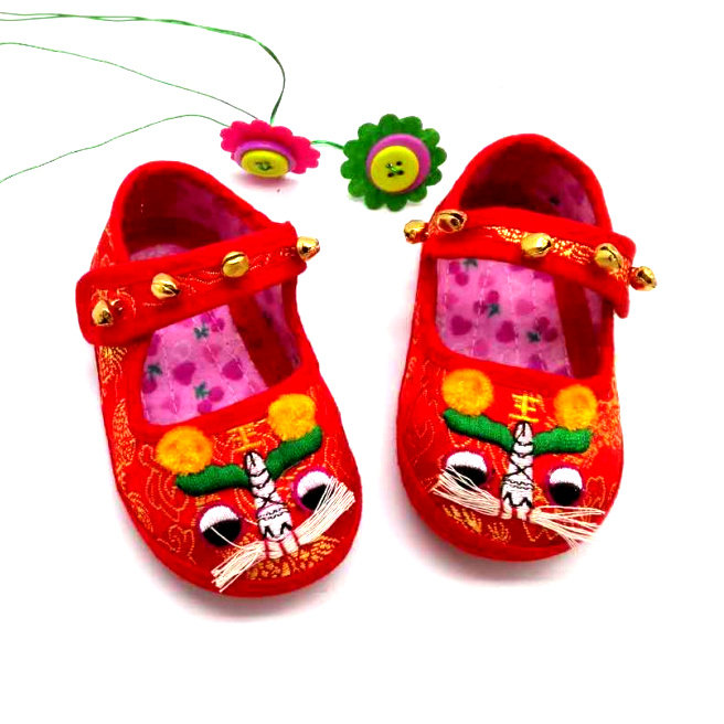 Spring and autumn baby hand tiger shoes baby soft sole tiger cloth shoes tiger head sandals thin