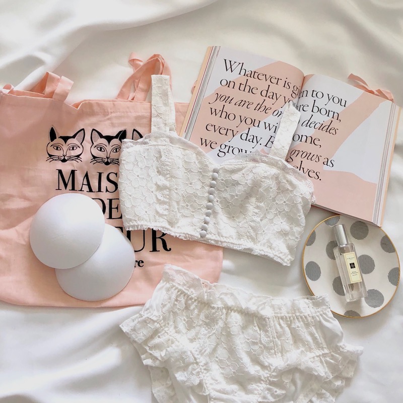 Chic Han Feng girl bra set retro thuần trắng ren thêu đồ lót xù lông đồ lót thoải mái tuổi đồ lót