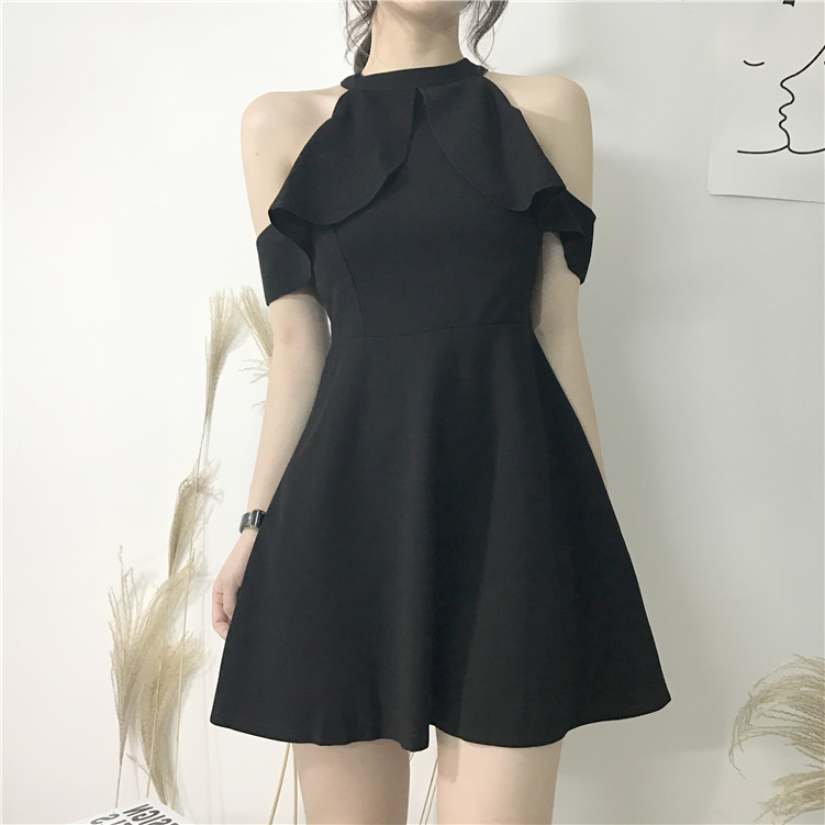 VK旗艦店 韓系簡約短版荷葉掛脖派對小禮服短袖洋裝
