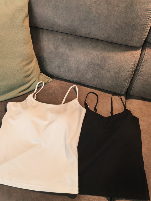 Here's the Beautiful Back-Friendly Top That's Easy to Wear: Seamless All-In-One Two-In-One Tank Top Here's the Beautiful Back-Friendly Top That's Easy to Wear: Seamless All-In-One Two-In-One Tank Top