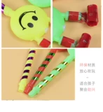 Детская игрушка улыбающееся лицо дует дракона, дует свистка, детский сад, микроэлемент, чтобы сканировать код детских подарков