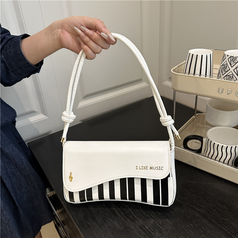 Japanese and Korean Musical Note Small Crossbody Bag, Creative Piano Print, Simple, Fashionable, Casual, Single-Shoulder Women's Small Crossbody Music Bag Gift