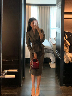 2026 year of the horse new spring high-class temperament gold-attracting professional women's skirt set gray work clothes two-piece set