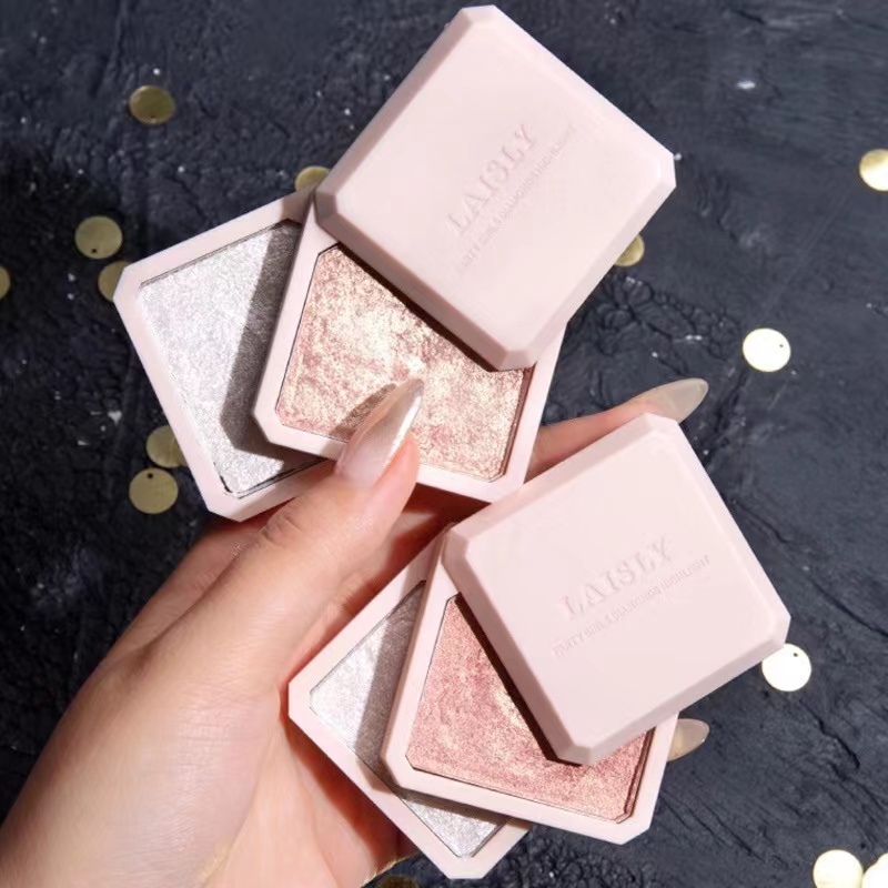 Laisle girl double-layer mashed potato high-gloss crushed diamond flash powder brighten high-gloss blush oem net red live broadcast