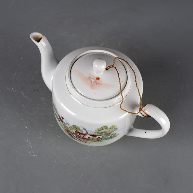 景德镇老厂货瓷器，60年代手绘风景图茶壶，古董级收藏品，你值得拥有