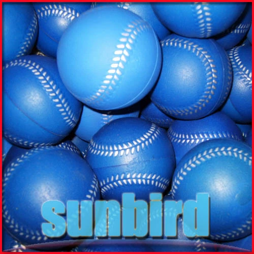 Учащиеся начальной школы используют мягкие пузырьковые стержни, детскую губку с губкой