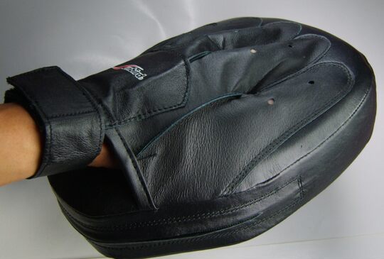 Inventory processing, professional boxing/sanda/taekwondo training handles, foot targets, palm-shaped handles, genuine leather