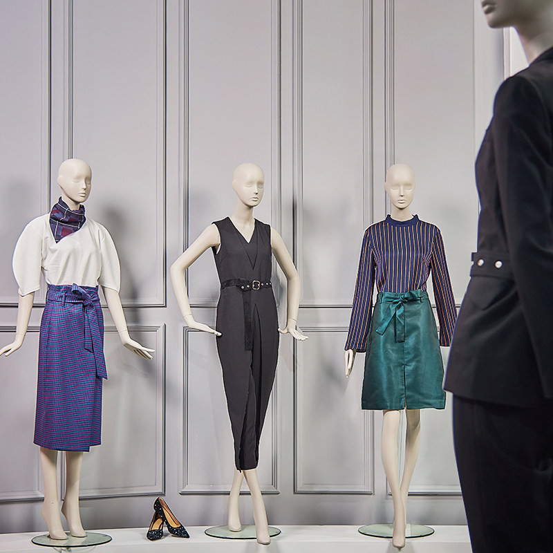 Beautiful posture value customized women's clothing wedding dress shop full body model prop window display stand fake doll model