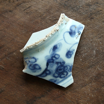 Mid-Ming Dynasty blue and white lotus pattern bowl porcelain fragment ancient porcelain fragment specimen old porcelain fragment antique learning and appraisal specimen