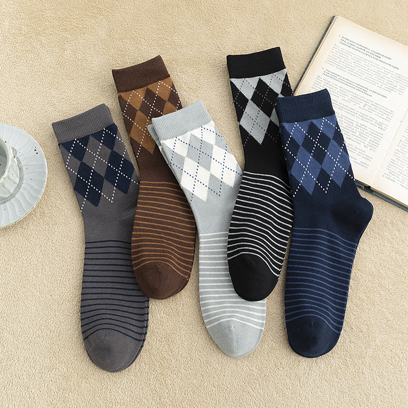 Men's Suit Socks for Spring and Autumn, Business Mid-Calf High-Waisted Gentleman's British Style Black Formal Long Thick Diamond-Patterned Leather Shoes