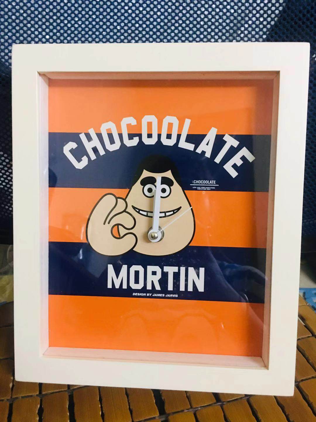 Hong Kong Spot chocolates X mortin OK gesture striped cartoon paparazzi hanging clock