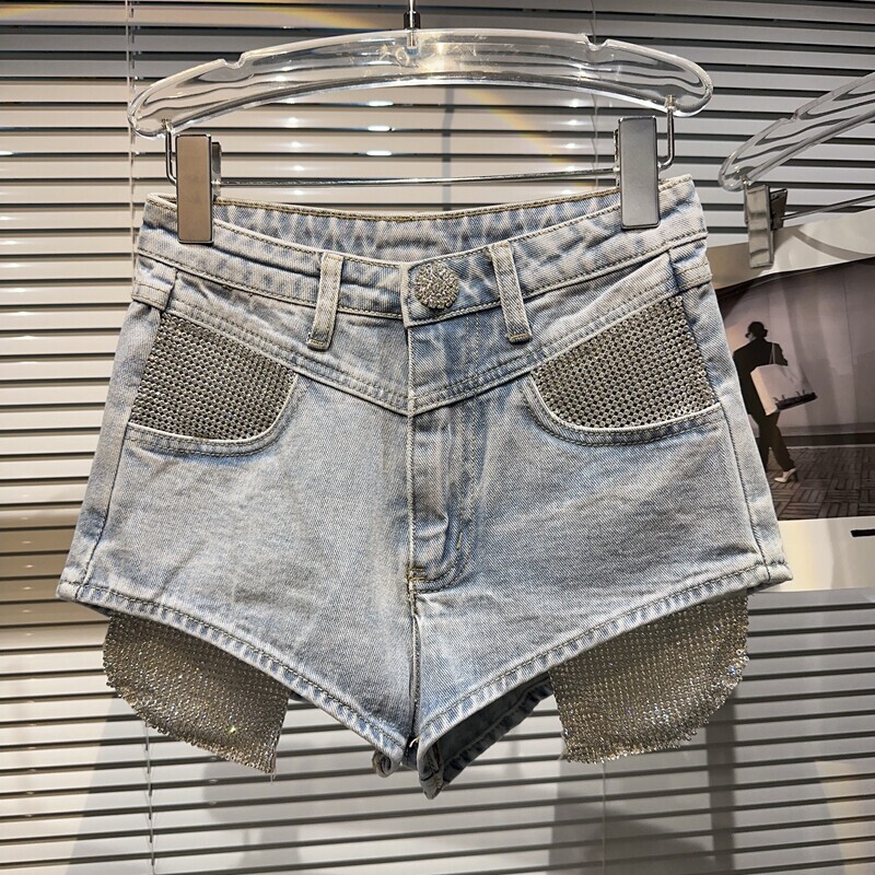 [Ready Stock, Quick Delivery] Summer New Style Street Fashion Metallic Rhinestone Pocket Design Exposed Three-Quarter Denim Shorts for Women