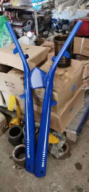 Changzhou Dongfeng 12 15 Type of hand tractor manipulates the handle armrests big to take one