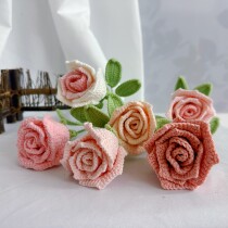 Wineglass roses handmade bouquets finished creative crocheted bouquets wool flowers for girlfriends for Valentine’s Day for besties