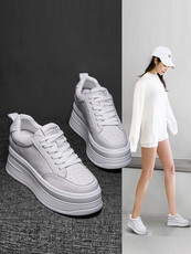 Лодка на электро-,