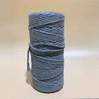 Темно -серой