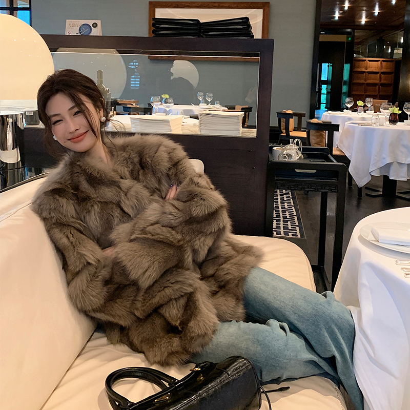 Anmengyi Fur ◆ Paris Old Dreams ~ V-Neck Fox Fur Coat, Women's New Style, Mid-Length Fur Coat for Winter
