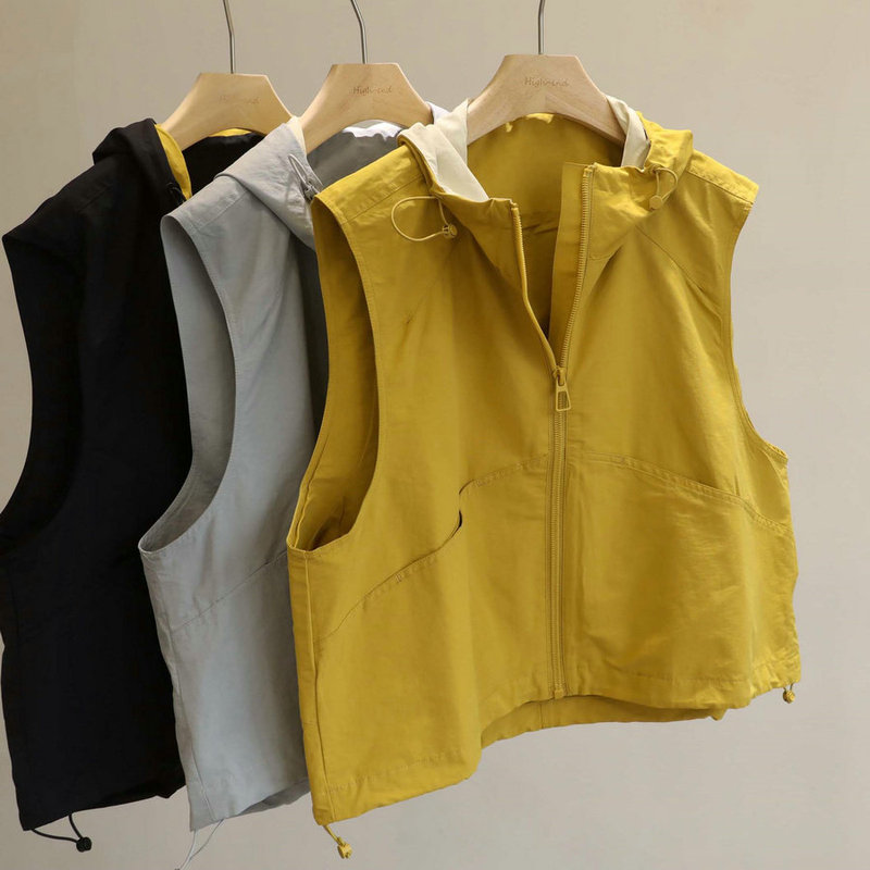 Popular Model from Major Brands! Outdoor Casual Style Hooded Vest for Women, Loose and Versatile Sleeveless Zip-Up Jacket, Spring 2026