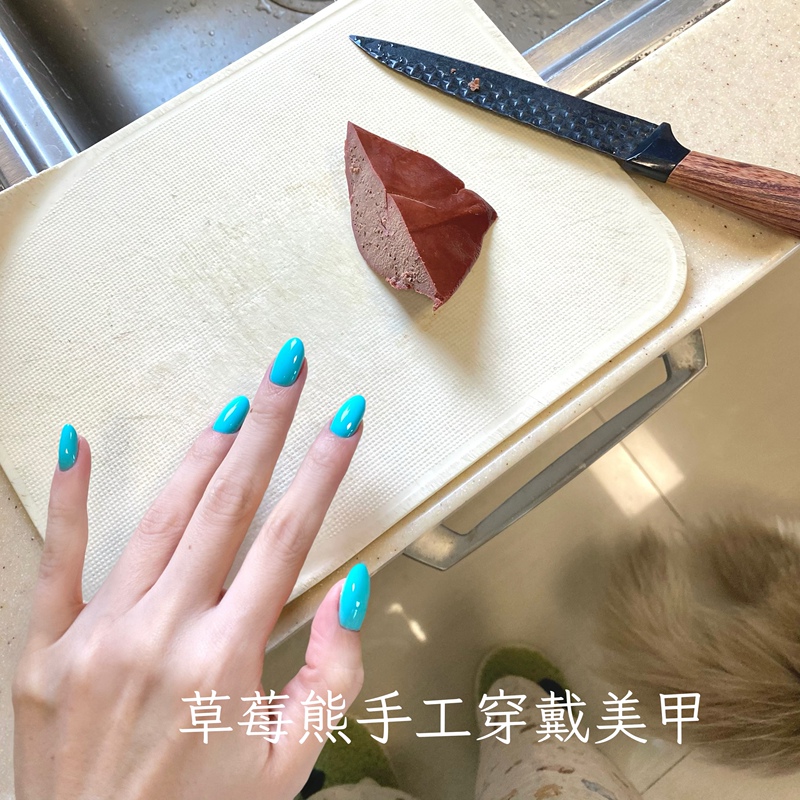 Sea Salt Blue Wearable Manicure, Skin-Brightening, High-End European and American Japanese Style, Solid Color Phototherapy Fake Nail Patches, Finished Product, Detachable, Suitable for Pregnant Women