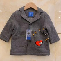 The Monmont Mormi clip cotton jacket suit is handsome and full.