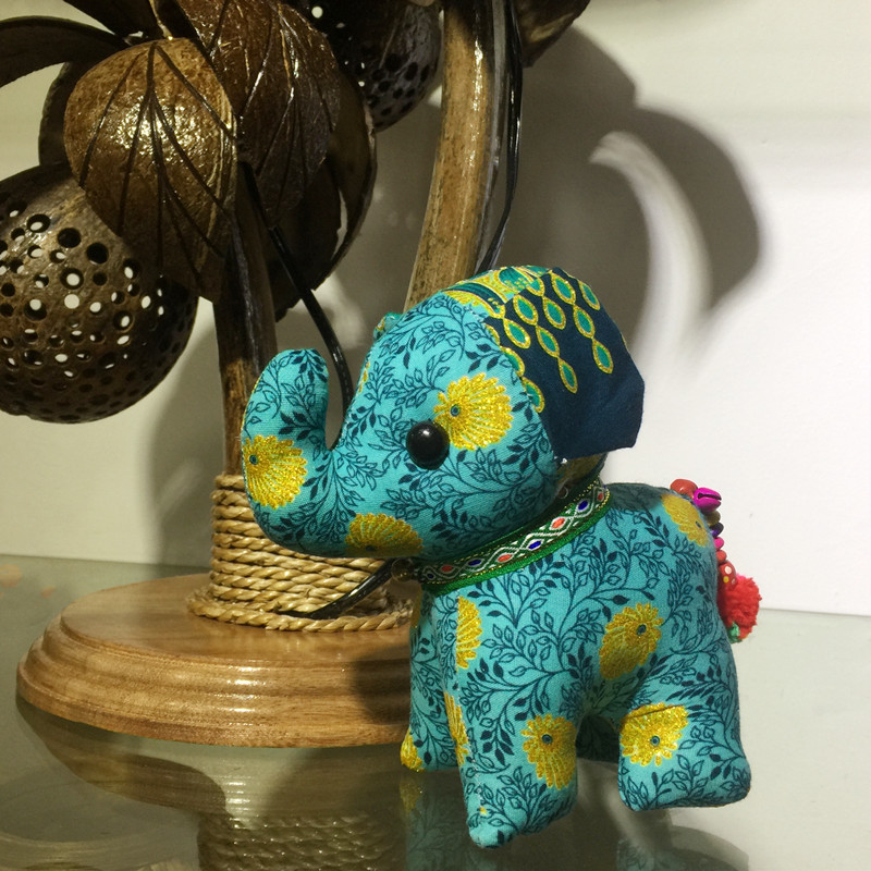 Thailand cloth art doll medium auspicious elephant decoration decoration color elephant children's toys travel creative gift
