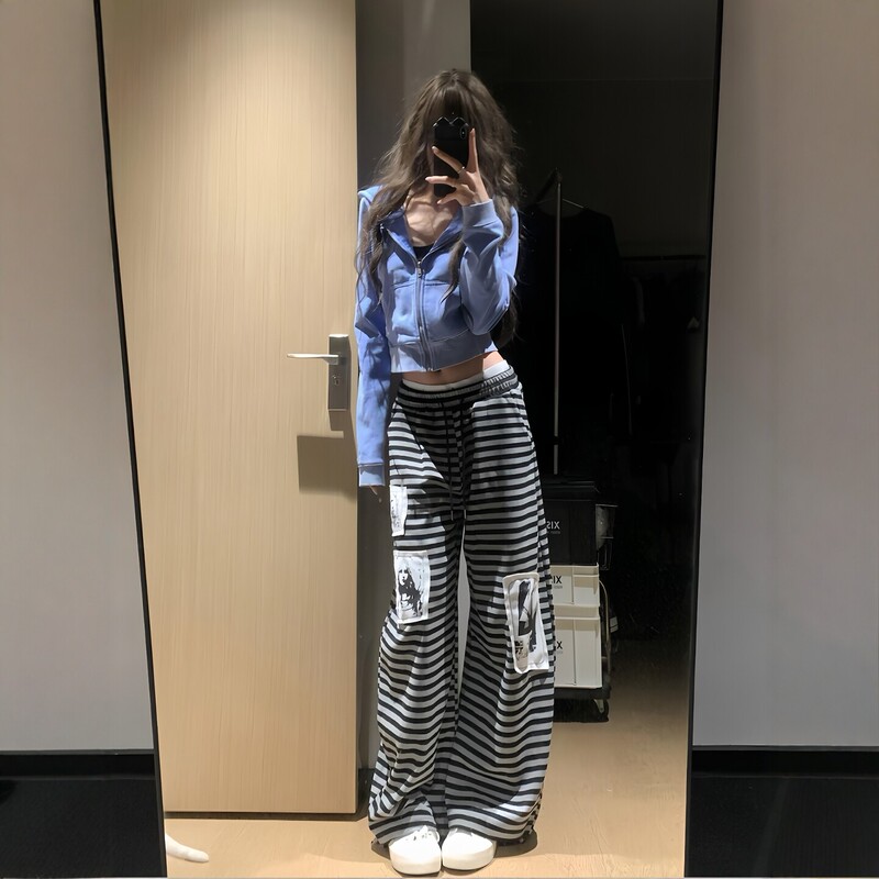 Korean Style Hot Girl Casual Sports Suit for Women, Spring and Autumn Short Hooded Cardigan Sweatshirt with Striped Pants, Slimming Two-Piece Set Korean Style Hot Girl Casual Sports Suit for Women, Spring and Autumn Short Hooded Cardigan Sweatshirt with Striped Pants, Slimming Two-Piece Set