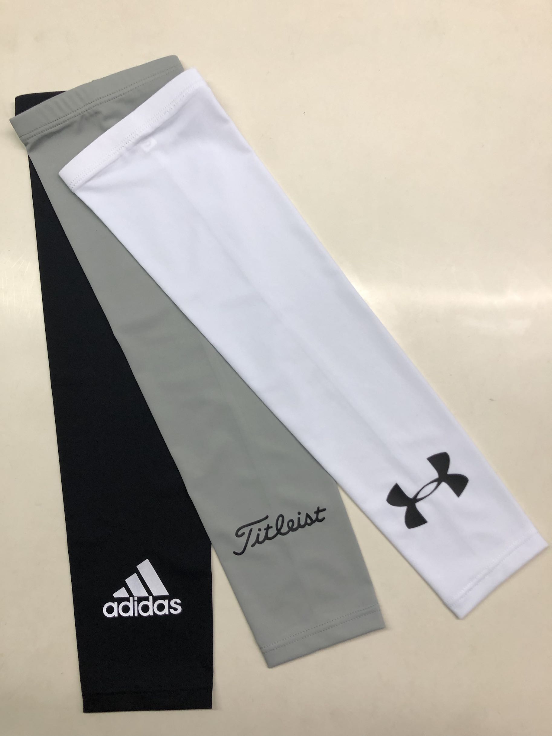 【天天】【現價特惠】1對裝 高質感 Adidas 愛迪達 男女運動防曬跑步護臂袖套 冰絲面料臂套