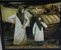 1:35 Resin Soldier Arab Woman and Child 2 People XD8